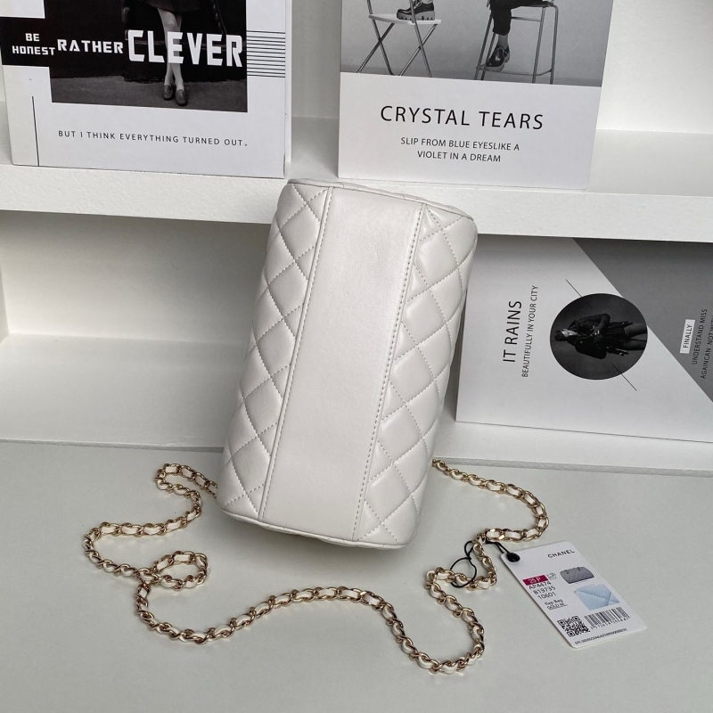 Ch**el round bags